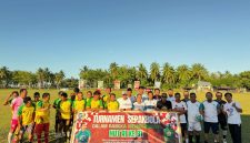 Bupati Boltara, Sirajudin Lasena membuka Open Tournament Sepak Bola Jagung Balap Cup (JBC) 2026 ditandai dengan pertandingan persahabatan antara Pemkab Boltara All Star melawan Jagung Balap All Star