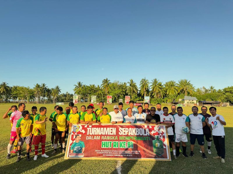 Bupati Boltara, Sirajudin Lasena membuka Open Tournament Sepak Bola Jagung Balap Cup (JBC) 2026 ditandai dengan pertandingan persahabatan antara Pemkab Boltara All Star melawan Jagung Balap All Star