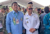 Bupati Boltara, Sirajudin Lasena dan Gubernur Sulut, Yulius Selvanus. 