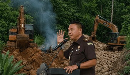 Kabupaten Bolaang Mongondow Utara (Boltara) kini menghadapi ancaman serius yang tidak hanya merusak lingkungan, tetapi juga menggerus masa depan ekonomi daerah. Praktik kejahatan keuangan berbasis lingkungan atau green financial crime disebut telah berkembang menjadi pola kejahatan sistematis yang melibatkan eksploitasi sumber daya alam secara ilegal, pemanfaatan masyarakat lokal sebagai tameng aktivitas tambang, hingga dugaan pencucian uang ke luar daerah.