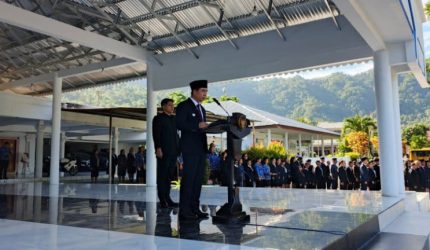 Bupati Kabupaten Kepulauan Sangihe, Michael Thungari, S.E., M.M., memimpin Upacara Peringatan Hari Lahir Pancasila yang dirangkaikan dengan Apel Kerja Perdana bersama Aparatur Sipil Negara (ASN) di lingkup Pemerintah Kabupaten (Pemkab) Sangihe,