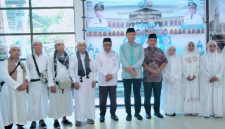 Asisten III Dr. Jopy Thungari M.Kes menjemput langsung Jama'ah Haji Asal Kabupaten Kepulauan Sangihe