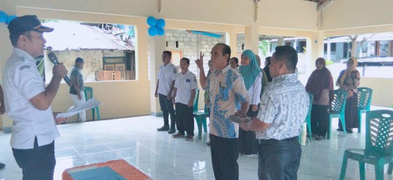Camat Tabukan Utara Marwan Nikiulu melantik anggota MTK PAW Romeo Humune