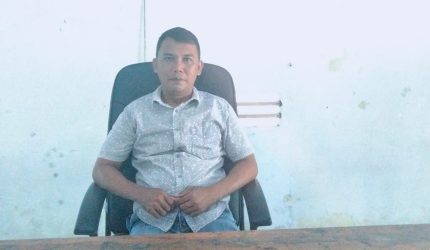 Amir Mahmud Hapantenda secara resmi menyatakan kesiapannya untuk kembali melanjutkan roda pembangunan di Kampung Bahu, Kecamatan Tabukan Utara, dengan maju sebagai calon Kapitalaung petahana pada pemilihan mendatang.