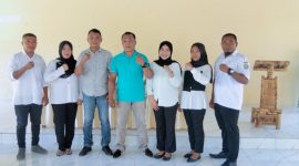 Panitia Pemilihan Kapitalaung Kampung Bahu Bersama dengan 2 Orang Bakal Calon Kapitalaung Kampung Bahu