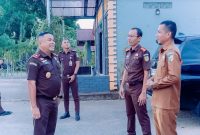 Wakajati Sulut, Ferry Tas Kunker ke Boltara dan disambut oleh Kejari Boltara, Agus Tri Hartono dan Wakil Bupati Boltara, Moh. Aditya Pontoh