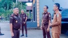 Wakajati Sulut, Ferry Tas Kunker ke Boltara dan disambut oleh Kejari Boltara, Agus Tri Hartono dan Wakil Bupati Boltara, Moh. Aditya Pontoh