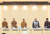 Bupati Boltara Sirajudin Lasena didampingi Wakil Bupati Moh. Aditya Pontoh, Sekda dan narasumber dari Tim Evaluator KEMENPANRB