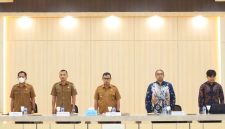 Bupati Boltara Sirajudin Lasena didampingi Wakil Bupati Moh. Aditya Pontoh, Sekda dan narasumber dari Tim Evaluator KEMENPANRB