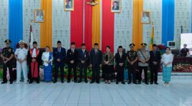Ketua DPRD Kabupaten Kepulauan Sangihe, Denny Roy Tampi bersama dengan Bupati Sangihe, Michael Thungari dan jajaran Pemerintah Kabupaten Kepulauan Sangihe.