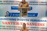 Bupati Kabupaten Kepulauan Sangihe Michael Thungari dan Kepala Dinas Kesehatan dr. Handry Pasandaran