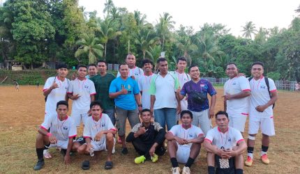 Tanjungbio FC Kampung Bahu membuka langkahnya dengan manis pada Babak Penyisihan Turnamen Torsina Mini Cup 2026 usai mengalahkan Persita Kalurae dengan skor meyakinkan 2-0. Pertandingan berlangsung di Lapangan Kampung Bowongkulu, Kecamatan Tabukan Utara, Kabupaten Kepulauan Sangihe