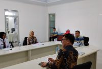 Gerard A.M. Rawis selaku coach, sementara Clay June Hendrik Dondokambey, Kepala Badan Keuangan dan Aset Daerah (BKAD) Provinsi Sulawesi Utara, bertindak sebagai penguji, Verawaty Djoharam sebagai Mentor dan Tyty Kemala Sukma Patadjenu sebagai peserta Seminar Aktualisasi Latsar CPNS Boltara