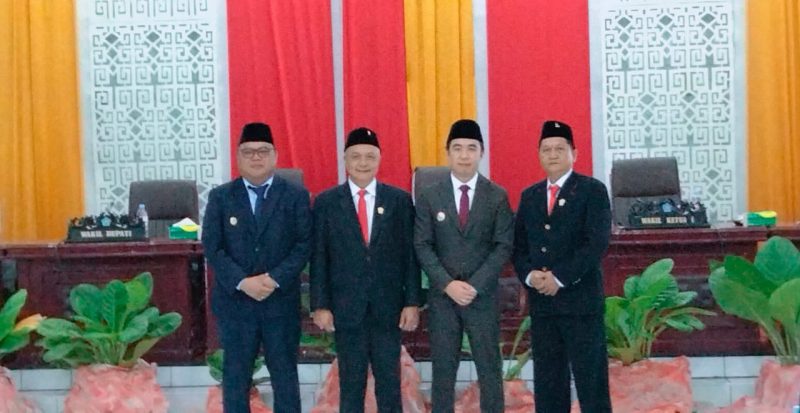 Bupati Kabupaten Kepulauan Sangihe Michael Thungari di Dampingi Wakil Bupati Sangihe Tendris Bulahari bersama dengan Ketua DPRD Sangihe Denny Roy Tampi dan PAW Anggota DPRD Sangihe Febrima Theodorus Angow