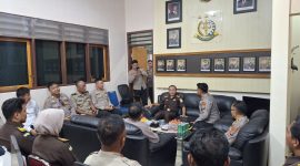 Kajari Boltara menerima kunjungan silaturahmi Kapolres Boltara beserta jajaran 