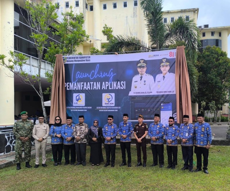 Bupati Boltara Dr. Sirajudin Lasena didampingi oleh Kepala BKPSDM Boltara Mirwan Datukaramat dan segenap jajaran pemkab Boltara serta Forkopimda saat prosesi launching aplikasi digital SIDAK ASN dan SIMPEGDA