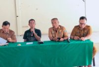 Kadis Perkim Sangihe Danny Mandak bersama Kabid Pembangunan & Pengembangan Perkim Sangihe Herbert Makasunggal serta Camat Tabukan Utara Marwan Nikiulu