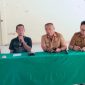 Kadis Perkim Sangihe Danny Mandak bersama Kabid Pembangunan & Pengembangan Perkim Sangihe Herbert Makasunggal serta Camat Tabukan Utara Marwan Nikiulu