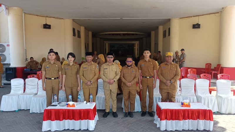 Bupati Boltara Sirajudin Lasena didampingi Sekda, Asisten dan Kepala BKPSDM bersama Purna Praja IPDN