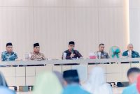 Bupati Boltara Dr. Sirajudin Lasena, Wakil Bupati Boltara Moh. Aditya Pontoh, Kakan Kemenag Boltara dan para asisten