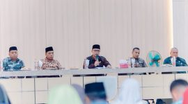 Bupati Boltara Dr. Sirajudin Lasena, Wakil Bupati Boltara Moh. Aditya Pontoh, Kakan Kemenag Boltara dan para asisten