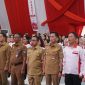 Bupati Boltara Sirajudin Lasena bersama kepala daerah lainnya di pengukuhan Srikandi Jaga Desa