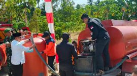 Bupati Boltara Sirajudin Lasena bersama jajaran menyalurkan air bersih di desa sidodadi dan pangkusa, namun warga terdampak kekeringan di Ibu Kota Boroko tidak teridentifikasi, terutama warga kompleks Gereja Pantekosta Boroko Keakar. 