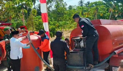 Kekeringan yang melanda sejumlah wilayah di Kabupaten Bolaang Mongondow Utara (Boltara) di tengah fenomena El-Nino kembali menyisakan ironi. Di satu sisi pemerintah daerah terus melakukan distribusi bantuan air bersih, namun di sisi lain masih terdapat warga yang mengaku kesulitan mendapatkan air untuk kebutuhan dasar, mulai dari memasak hingga minum.