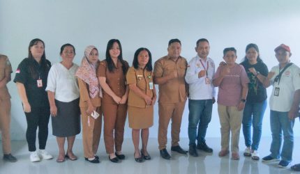 Polemik mengenai bantuan mesin pemotong rumput (mesin paras) di Kampung Biru, Kecamatan Tabukan Tengah, Kabupaten Kepulauan Sangihe, akhirnya menemui titik terang. Setelah sempat menjadi sorotan publik akibat dugaan penyaluran bantuan yang tidak tepat sasaran dan berbau nepotisme, Pemerintah Kampung Biru bersama Jaringan Pendamping Kebijakan Pembangunan (JPKP) Kabupaten Kepulauan Sangihe sepakat menyelesaikan persoalan tersebut melalui jalur musyawarah.