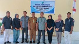 Jajaran Panitia Pemilihan Kapitalaung (Kepala Desa) Kampung Bahu bersama kedua Calon dan Perwakilan dinas PMDD