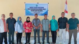 Kedua Calon Kapitalaung Kampung Bahu bersama dengan Tokoh Agama, dan Tokoh Masyarakat