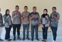 Panitia Pemilihan Kampung Bahu Bersama dengan Kedua Calon Kapitalaung serta Bhabinkamtibmas Polsek Tabukan Utara