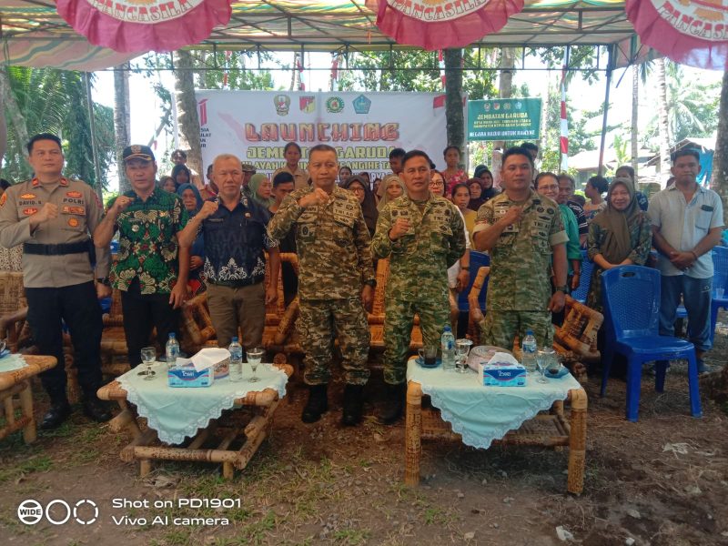 Kepada Dinas Koperasi Daerah Kabupaten Kepulauan Sangihe
Bersama Kapolsek Tabut, Danramil Tabut dan Camat Tabut
