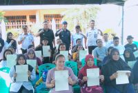Bupati Sangihe Michael Thungari di Dampingi Wakili Bupati Tendris Bulahari bersama dengan Kepala Pertanahan Sangihe Reynolds, Camat Tabukan Utara, Pemerintah Kampung Petta Barat Serta Masyarakat Petta Barat