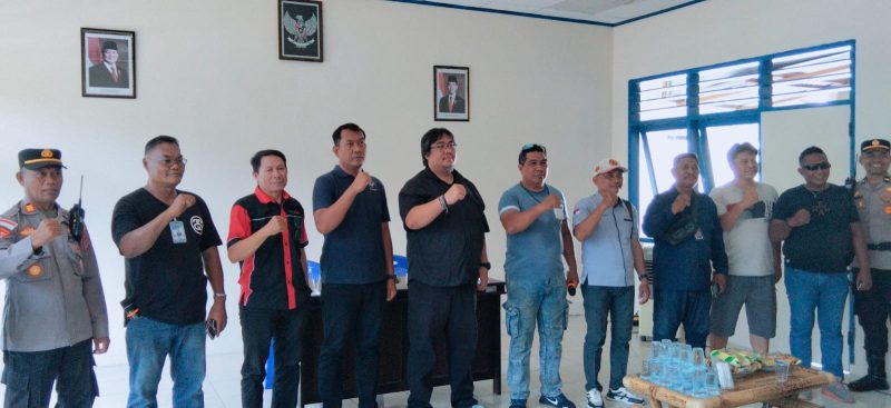 Persatuan Solidaritas Wartawan Sangihe bersama Anggota Polri Polres Sangihe dan Oknum Kepala Bea Cukai Tahuna