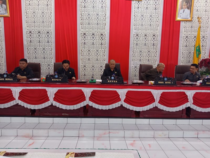 Bupati Kabupaten Kepulauan Sangihe Michael Thungari di Dampingi Wakil Bupati Tendris Bulahari Bersama dengan Ketua DPRD Sangihe Denny Roy Tampi serta Wakil Ketua 1 dan Wakil Ketua 2