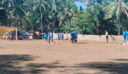 Duel sengit tersaji dalam turnamen sepak bola Nafiri Cup 2026 yang mempertemukan Tanjung Bio FC kontra Malamenggu FC. Pertandingan yang berlangsung di Lapangan Sepak Bola Kampung Talangen, Kecamatan Tabukan Tengah, Senin (24/8/2026), berakhir dengan skor imbang 2-2.