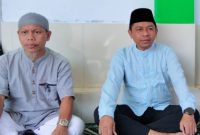 Anggota Komisi II DPRD Kabupaten Kepulauan Sangihe Jais Salele, bersama Imam Masjid Imaduddin Kampung Bahu Abdul Rahman Padarat