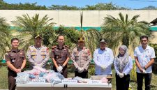 Kapolres Boltara AKBP Andika Fitransyah bersama Kejari Boltara Agus Tri Hartono dan didampingi oleh Wakapolres Boltara, Plh Kasie Pidum, Kasat Reskrim Polres Boltara dan Sangadi