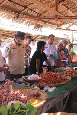 Pantau Harga dan Stok Pangan, TPID Boltara Turun Langsung ke Pasar Bolangitang