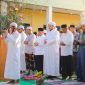 Bupati Boltara Dr. Sirajudin Lasena bersama Habib Salim Bin Abdurrahman Aljufri dan pengurus Komwil Alkhairaat BMR dan Komda Alkhairaat Boltara melangsungkan sholat istisqa di Alkhairaat Bintauna sebagai ikhtiar minta hujan