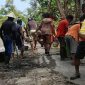 Gotong Royong Masyarakat Kecamatan Manganitu Selatan