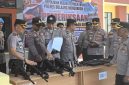 Wakapolres Boltara Kompol Abdulrahman Faudji didampingi jajaran PJU Polres Boltara melaksanakan pemeriksaan Senjata Api
