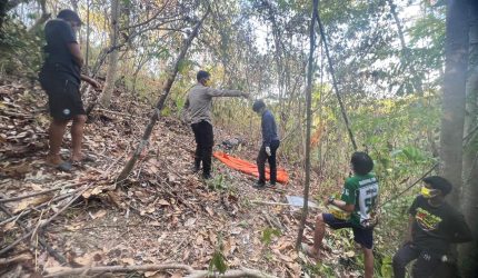 Warga Desa Mokoditek I, Kecamatan Bolangitang Timur, Kabupaten Bolaang Mongondow Utara (Boltara), digemparkan dengan penemuan jasad seorang pria di kawasan perkebunan Perindu