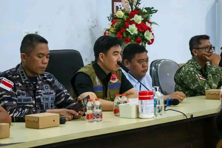 Bupati Kabupaten Kepulauan Sangihe memimpin jalanya Rapat Koordinasi Penanganan Kebakaran Hutan di Gunung Awu