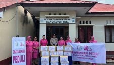 Kapolsek Tabukan Utara Iptu David Kojongian Bersama Ketua Bhayangkari Ranting Tabukan Utara Ny. Nancy David serta Jajaran Bhayangkari Ranting Tabukan Utara