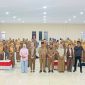 Asisten Bidang Pemerintahan dan Kesejahteraan Rakyat Sekretaris Daerah (Sekda), Fadly T. Usup bersama Kepala BKPSDM Boltara dan pihak terkait serta seluruh peserta tes kejiwaan CPNS