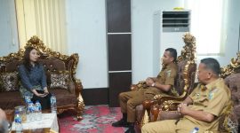 Plt. Bupati Boltara Mohammad Aditya Pontoh bersama Kepala BPJS Boltara Maria Meidy Lumi