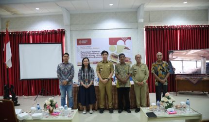 Pemerintah Kabupaten Kepulauan Sangihe terus mendorong upaya pelestarian warisan budaya daerah di tengah perkembangan zaman. Salah satunya melalui penyelenggaraan Seminar Budaya dengan subtema “Penemuan Kembali Rumah Tradisional Sangihe sebagai Ruang Hidup dan Identitas Budaya.”