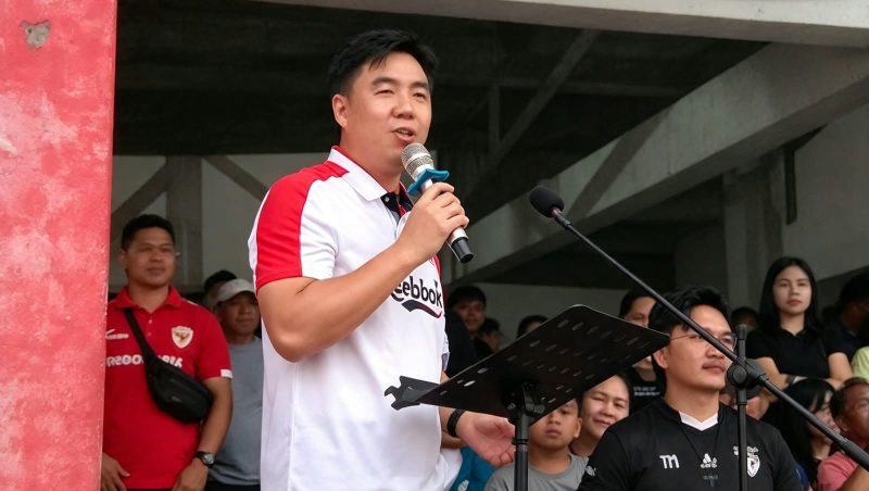Bupati Kabupaten Kepulauan Sangihe Michael Thungari